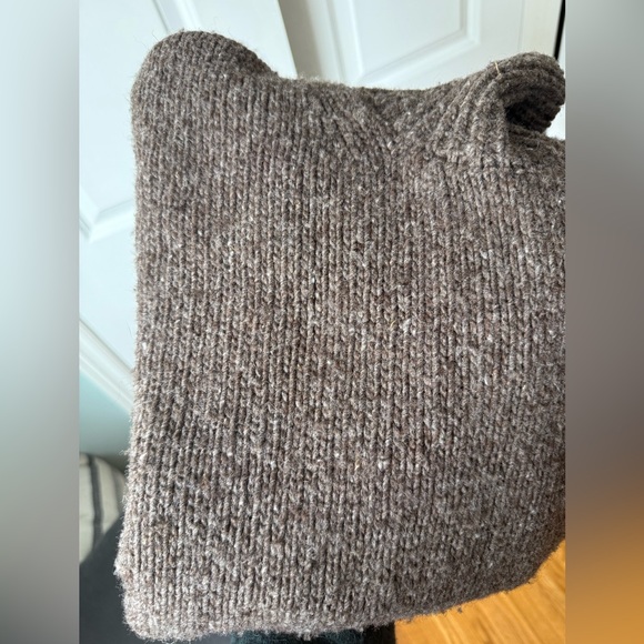 Babaa No. 17 Jumper - Oak - oversized 100% wool turtleneck sweater - Picture 4 of 9